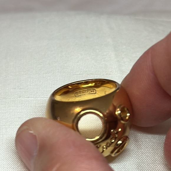 Vintage Coach Gold Tone Costume Jewelry Cocktail Statement Ring size 6 🔥🔥🤩 - Picture 5 of 10